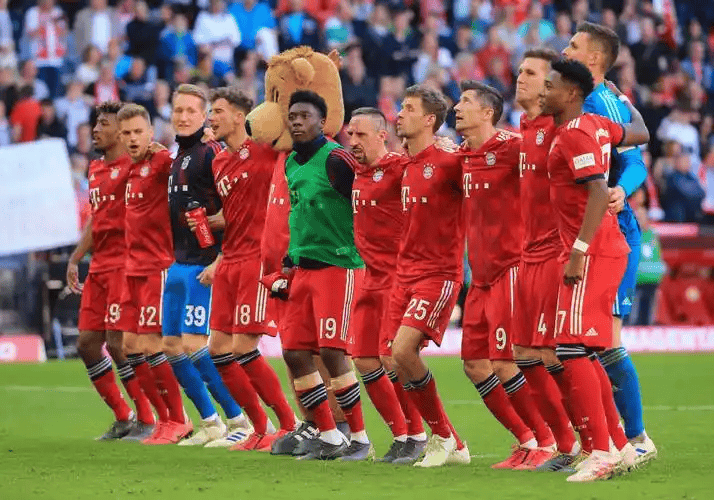 周三010欧冠：拜仁VS亚特兰大，5球天坑难逆转，南大王主场稳锁八强